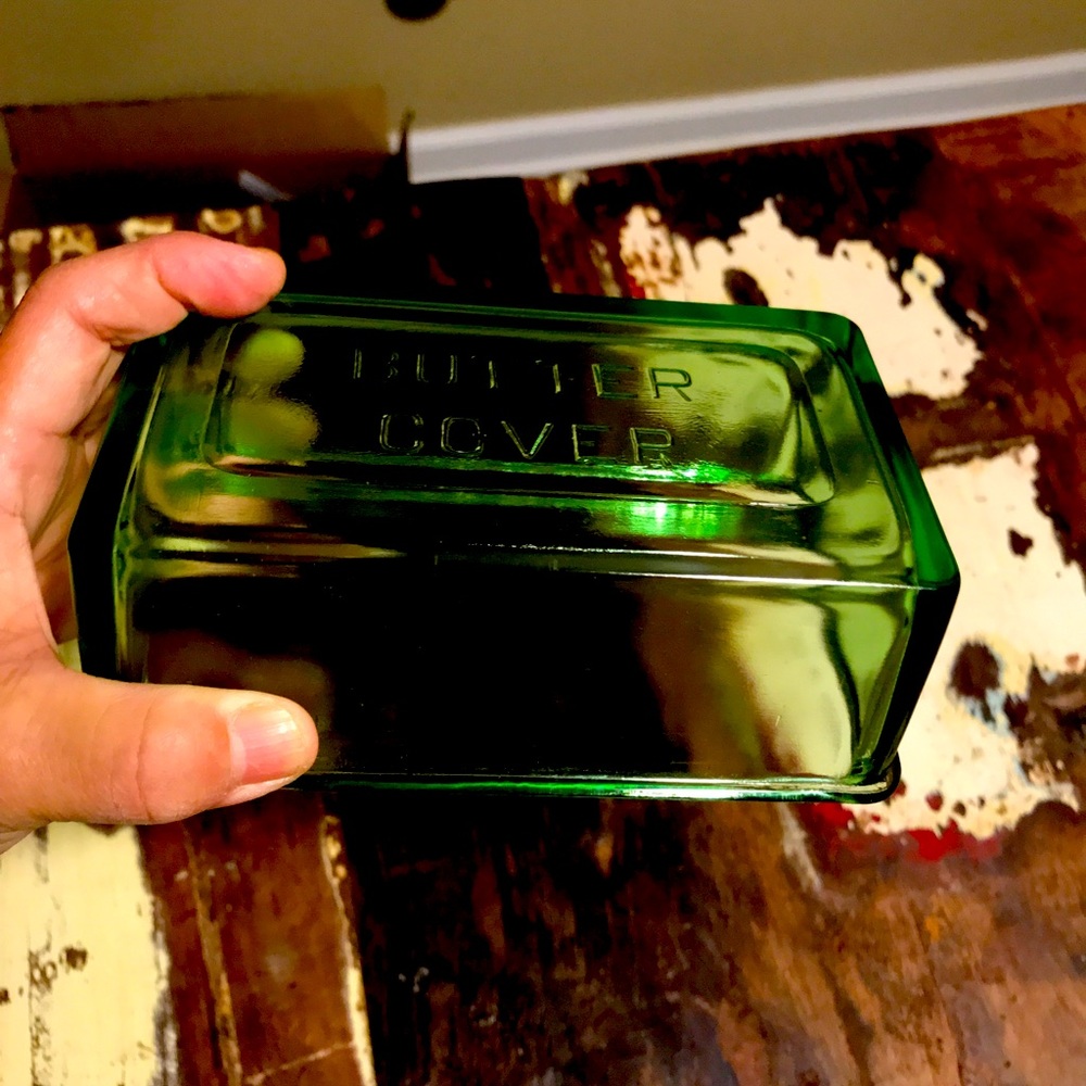 Uranium butter dish.  Just the top. No bottom.
